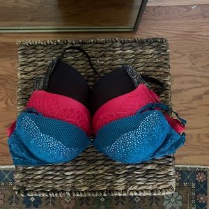 VICTORIA SECRET BRA SET